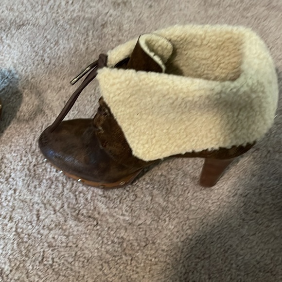 MICHAEL KORS PLATFORM BOOTIES - Picture 6 of 12